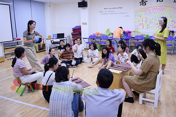 奥尔夫乐器演奏